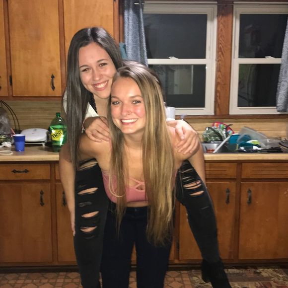 Meet your Posher, Julia - Picture 1 of 1